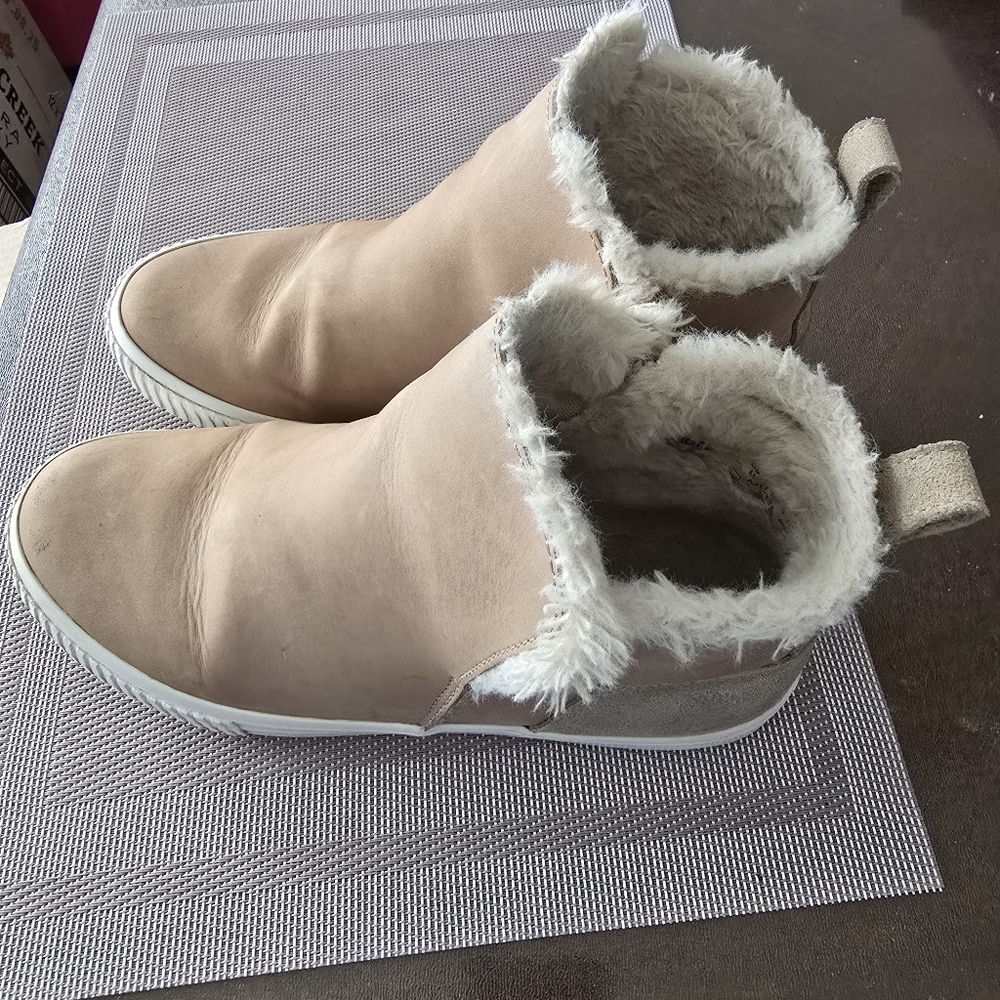 Timberland Tan Fur-Lined Winter Boots